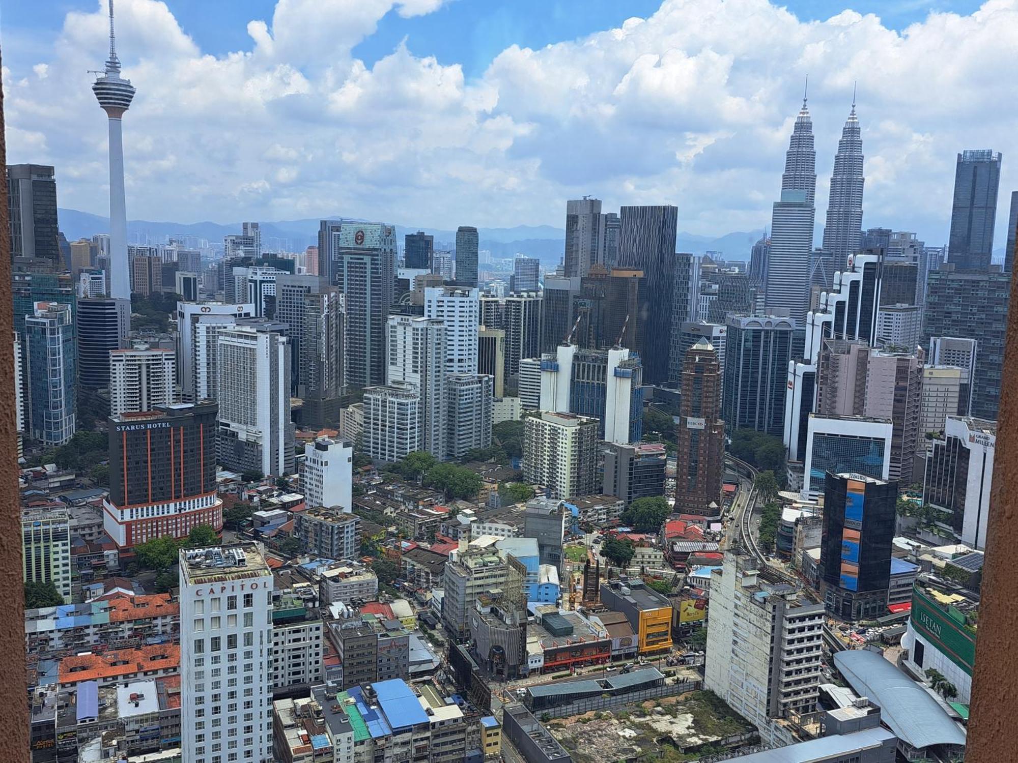 Maga At Times Square Kl
