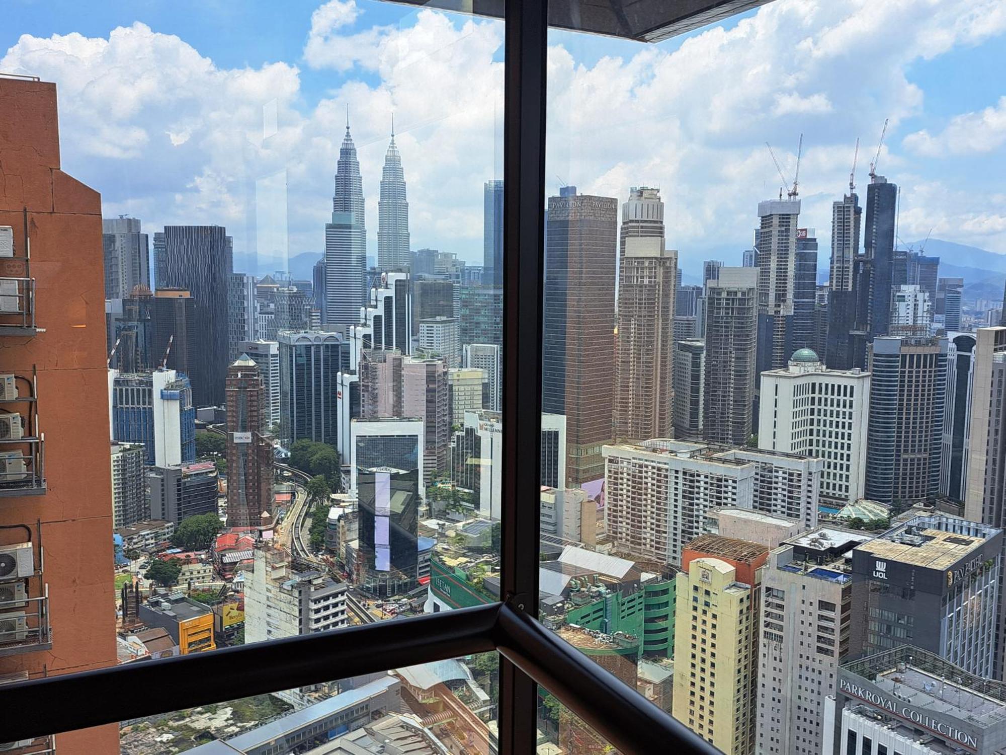 Maga At Times Square Kl